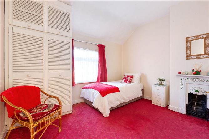 4 Dodder View Cottages, Ballsbridge, Dublin 4