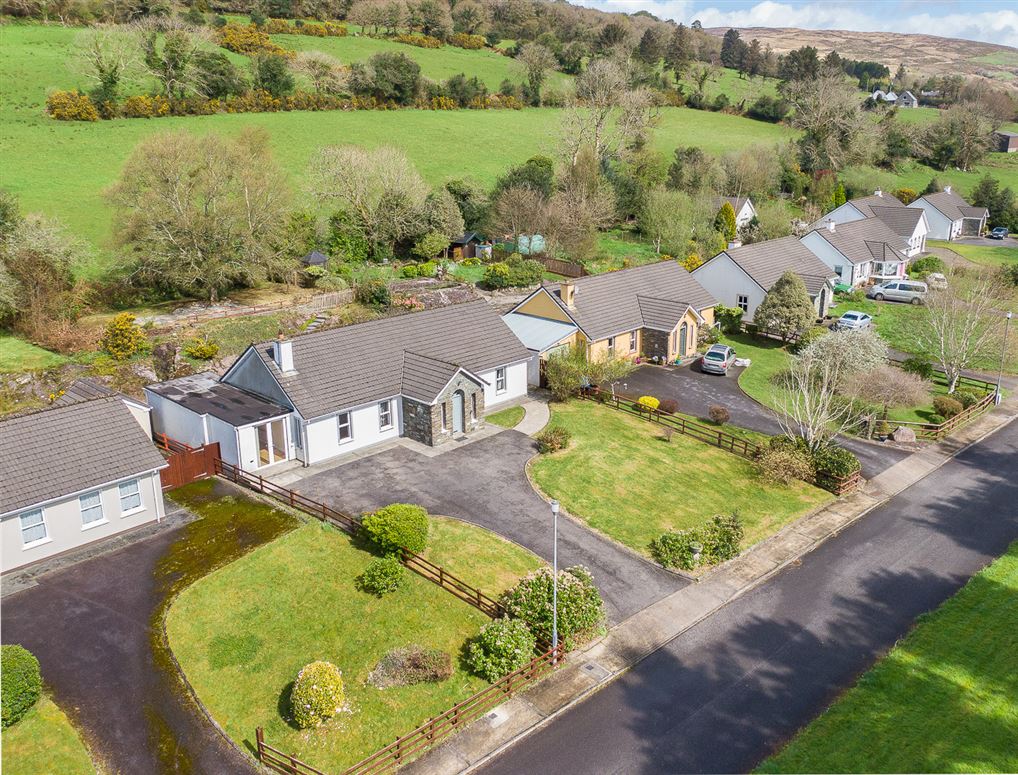 8 Oaklands, Kenmare, Co. Kerry 8 Oaklands, Kenmare, Co. Kerry
