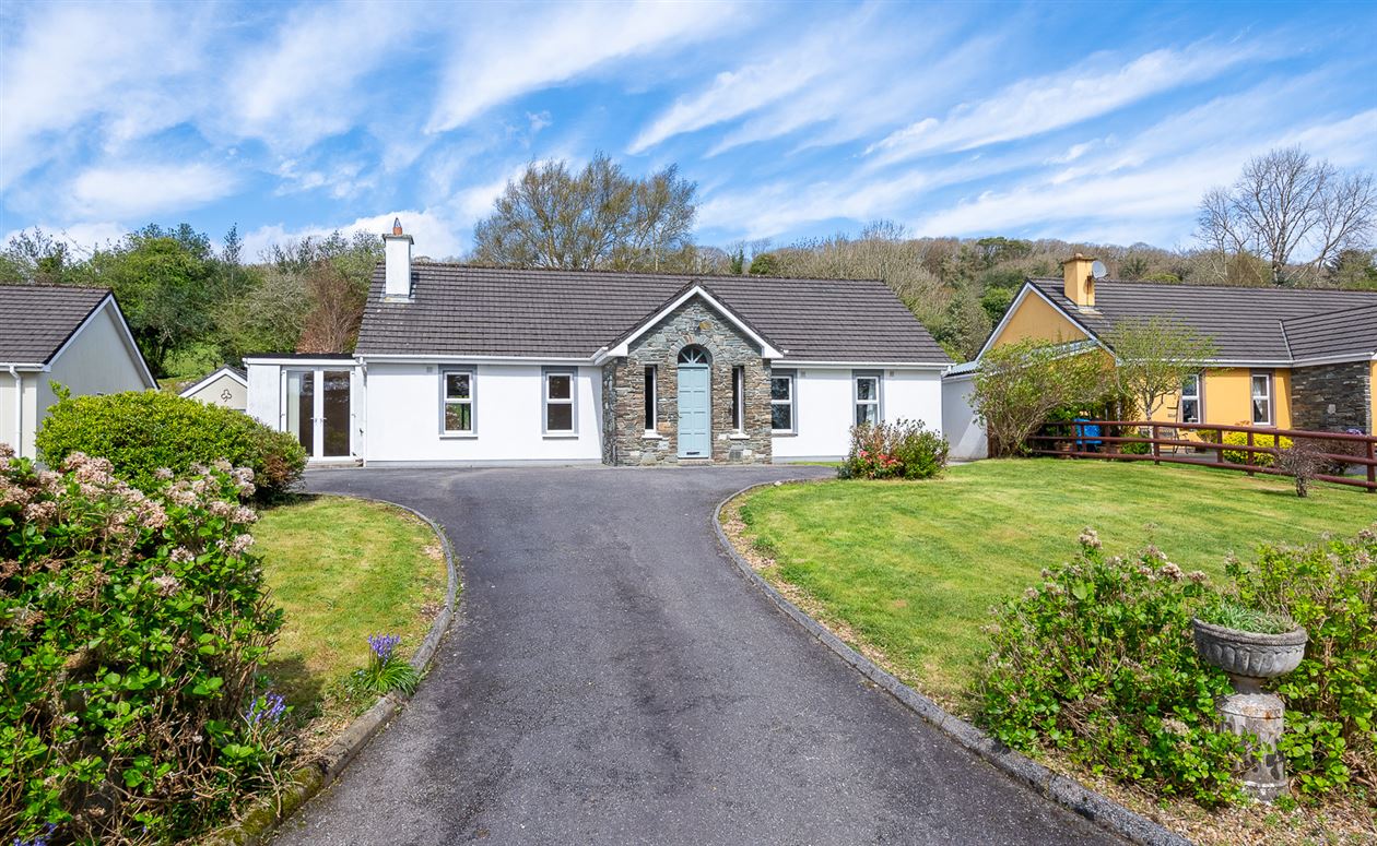 8 Oaklands, Kenmare, Co. Kerry 8 Oaklands, Kenmare, Co. Kerry