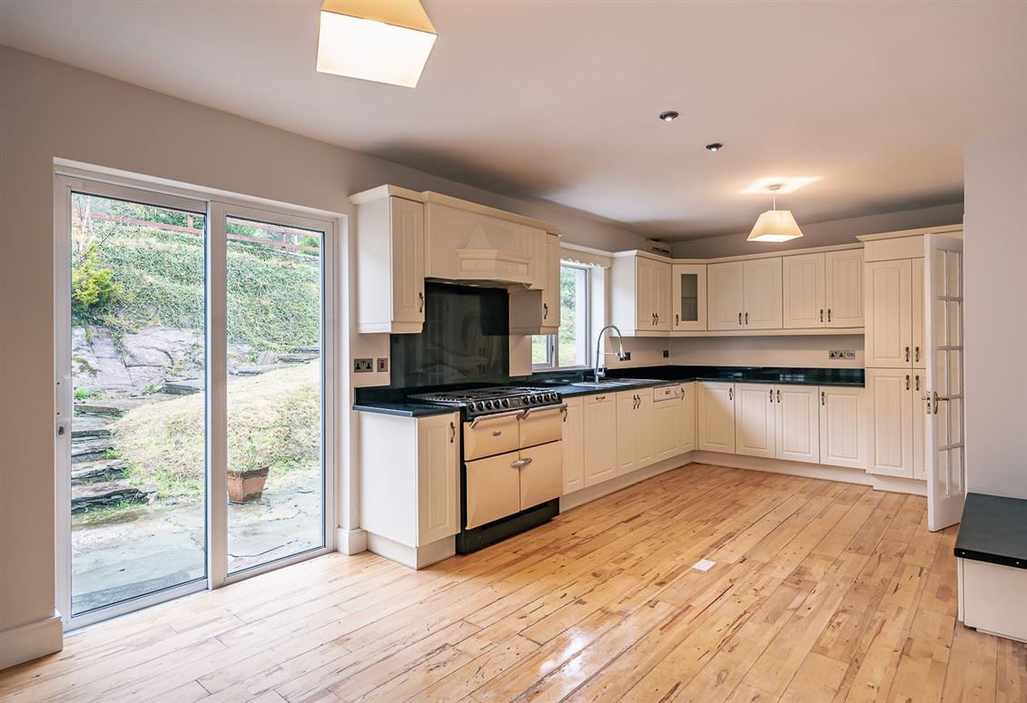 8 Oaklands, Kenmare, Co. Kerry 8 Oaklands, Kenmare, Co. Kerry