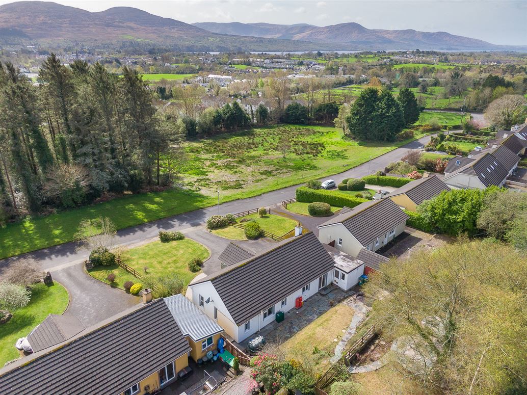 8 Oaklands, Kenmare, Co. Kerry 8 Oaklands, Kenmare, Co. Kerry