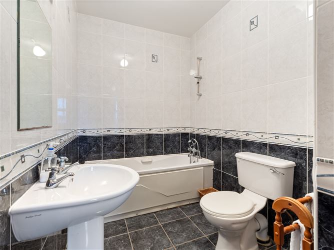 20 Riverbank, Easkey, Co. Sligo