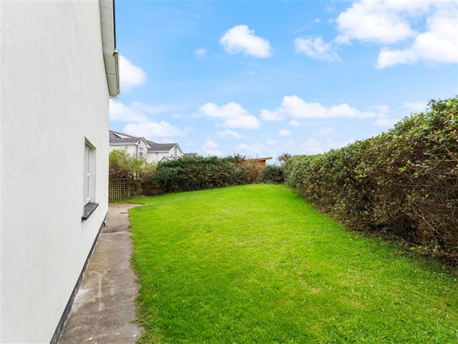 20 Riverbank, Easkey, Co. Sligo