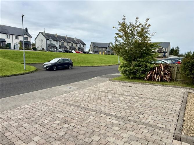 49 Carrowmore Drive, Knock, County Mayo