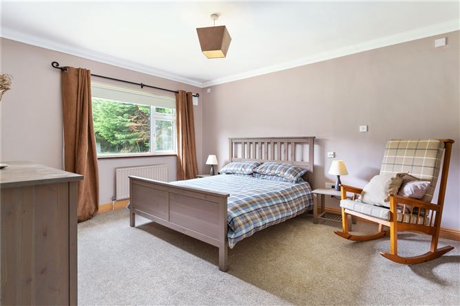 An Teach Bán, Lispopple Cross, Rolestown, Co. Dublin