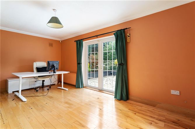 An Teach Bán, Lispopple Cross, Rolestown, Co. Dublin