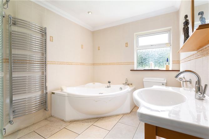 An Teach Bán, Lispopple Cross, Rolestown, Co. Dublin