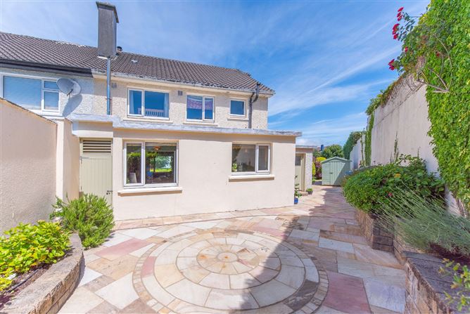 Photo 13 of 31 — 26 Dr. Mannix Road, Salthill, Galway