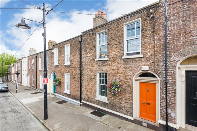32 Summer Street North, North Circular Road, Dublin 1.