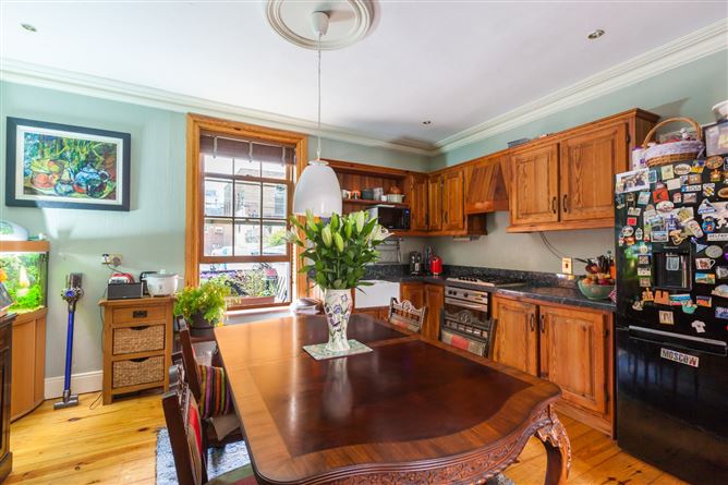 32 Summer Street North, North Circular Road, Dublin 1.