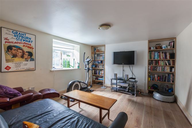 32 Summer Street North, North Circular Road, Dublin 1.