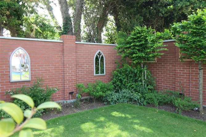 9 Orchard Grove, Newcastle, Co. Dublin