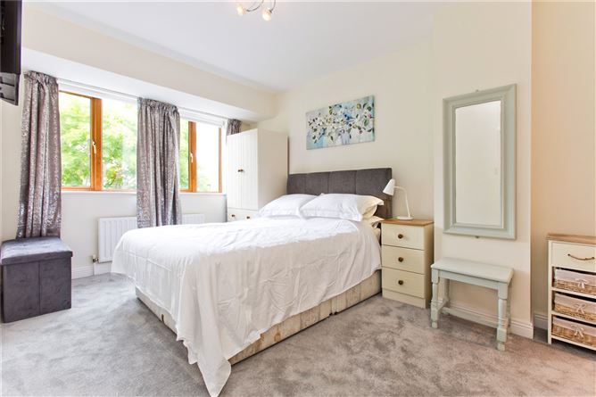 24 Ballyowen Avenue, Lucan, Co. Dublin