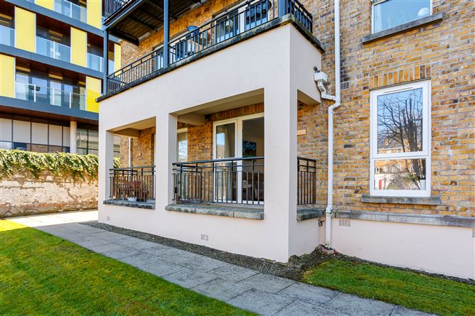 5 Riverbank House, Islandbridge,   Dublin 8