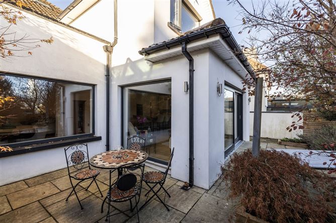 8 The Rise, Malahide, County Dublin