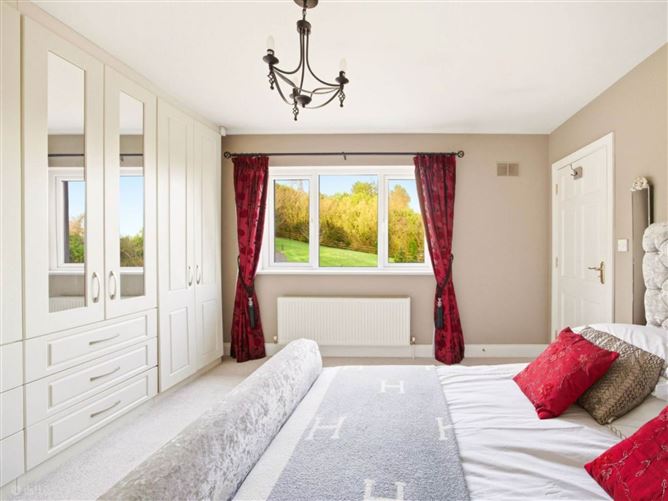 https://photos-a.propertyimages.ie/media/2/8/2/5010282/af34b5fa-9c19-4052-9aa8-eb177891e097_l.jpg