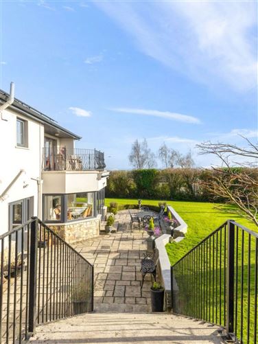 https://photos-a.propertyimages.ie/media/2/8/2/5010282/af34b5fa-9c19-4052-9aa8-eb177891e097_l.jpg