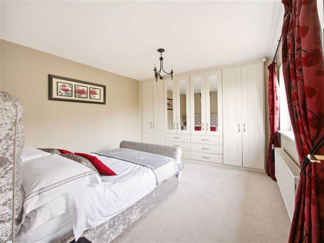 https://photos-a.propertyimages.ie/media/2/8/2/5010282/af34b5fa-9c19-4052-9aa8-eb177891e097_l.jpg