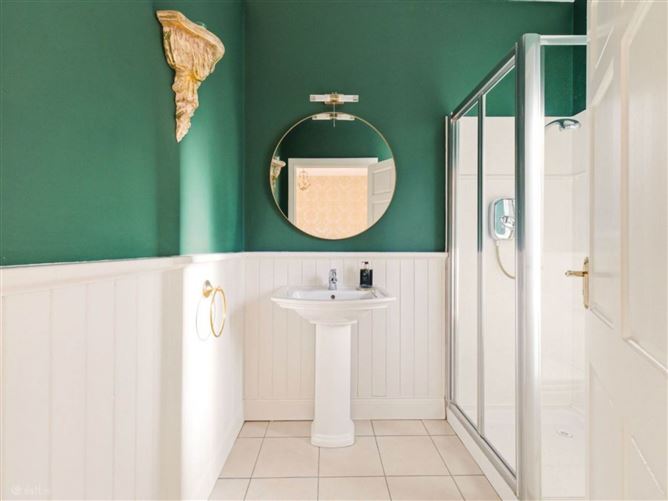 https://photos-a.propertyimages.ie/media/2/8/2/5010282/af34b5fa-9c19-4052-9aa8-eb177891e097_l.jpg