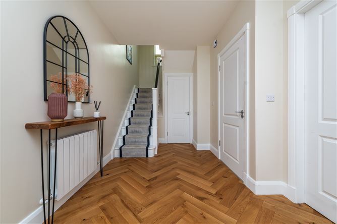 https://photos-a.propertyimages.ie/media/2/8/2/5015282/4760eb9c-3c04-4ff5-9b23-ea1c722f5cfa_l.jpg