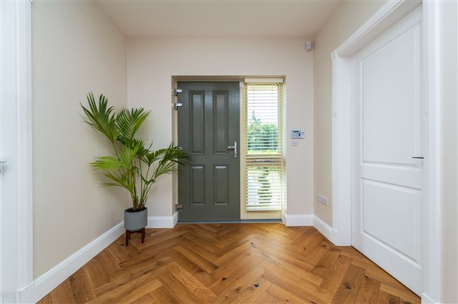 https://photos-a.propertyimages.ie/media/2/8/2/5015282/4760eb9c-3c04-4ff5-9b23-ea1c722f5cfa_l.jpg