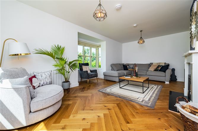 https://photos-a.propertyimages.ie/media/2/8/2/5015282/4760eb9c-3c04-4ff5-9b23-ea1c722f5cfa_l.jpg