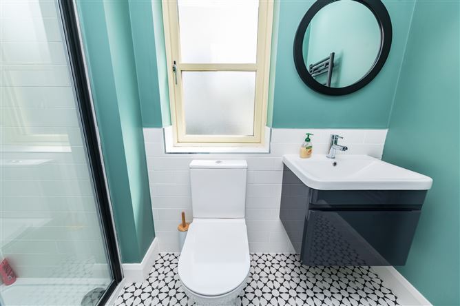https://photos-a.propertyimages.ie/media/2/8/2/5015282/4760eb9c-3c04-4ff5-9b23-ea1c722f5cfa_l.jpg