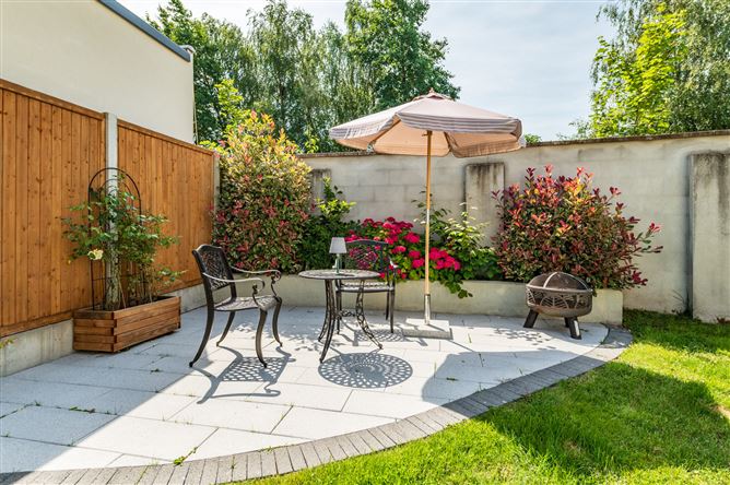 https://photos-a.propertyimages.ie/media/2/8/2/5015282/4760eb9c-3c04-4ff5-9b23-ea1c722f5cfa_l.jpg