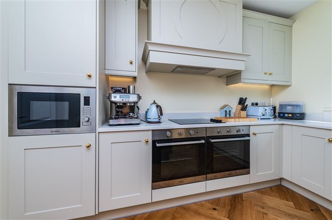 https://photos-a.propertyimages.ie/media/2/8/2/5015282/4760eb9c-3c04-4ff5-9b23-ea1c722f5cfa_l.jpg
