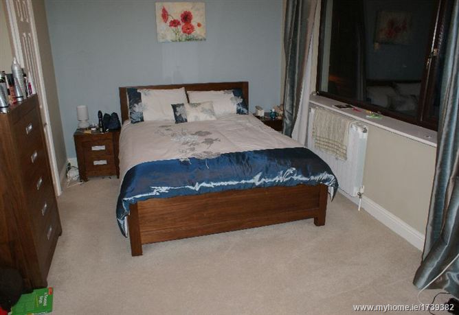 Photo 12 of 14 — 19 Mount Eagle View, Leopardstown, Dublin 18