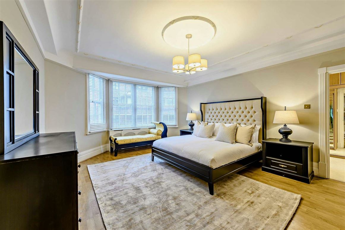 Deco Delight,London,Greater London,United Kingdom