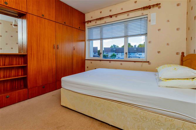 86 St Brendan's Crescent, Greenhills, Dublin 12