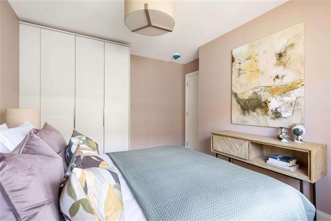 https://photos-a.propertyimages.ie/media/2/8/3/4948382/904cccaa-4869-474b-81f7-873586966cdc_l.jpg