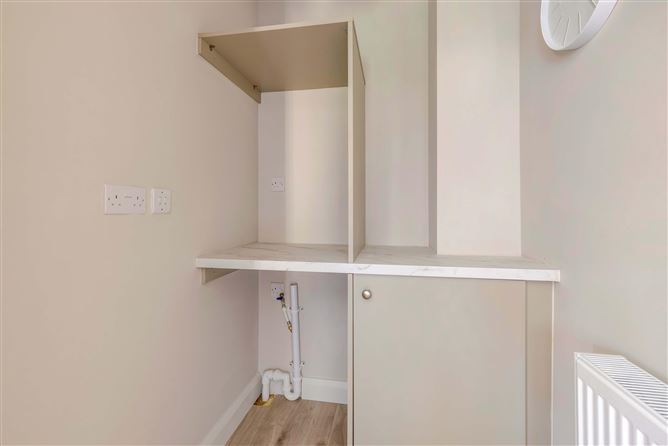 https://photos-a.propertyimages.ie/media/2/8/3/4948382/daa8d4b9-a667-468f-83cc-17153cf0d7e1_l.jpg