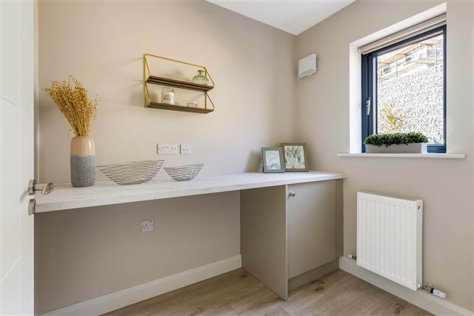https://photos-a.propertyimages.ie/media/2/8/3/4948382/904cccaa-4869-474b-81f7-873586966cdc_l.jpg