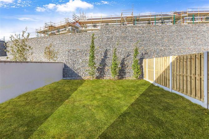 https://photos-a.propertyimages.ie/media/2/8/3/4948382/904cccaa-4869-474b-81f7-873586966cdc_l.jpg