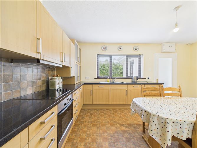 21 Brookville, Lahinch Road, Ennis, Co. Clare