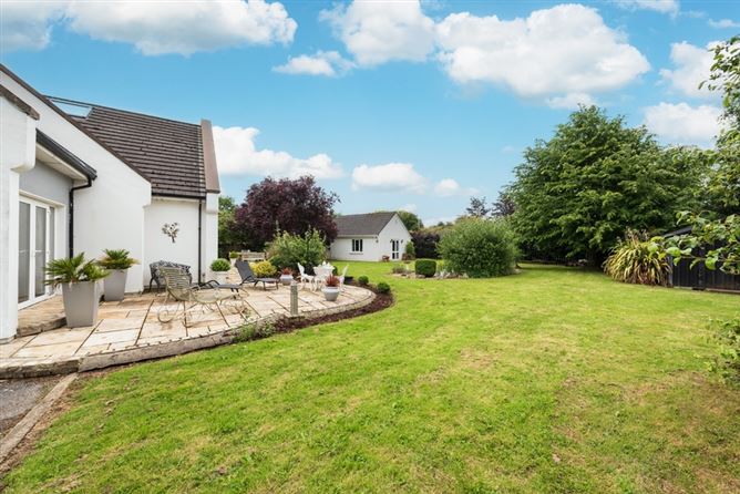 2 Calverstown Place, Calverstown, Kilcullen, Co. Kildare. 