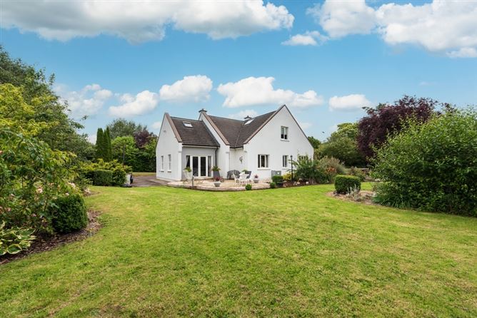 2 Calverstown Place, Calverstown, Kilcullen, Co. Kildare. 