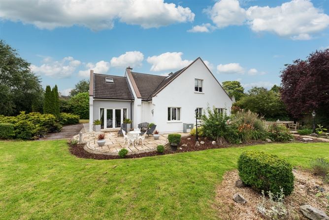 2 Calverstown Place, Calverstown, Kilcullen, Co. Kildare. 