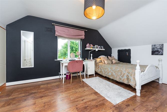 2 Calverstown Place, Calverstown, Kilcullen, Co. Kildare. 