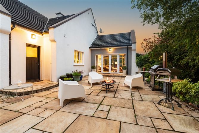 2 Calverstown Place, Calverstown, Kilcullen, Co. Kildare. 