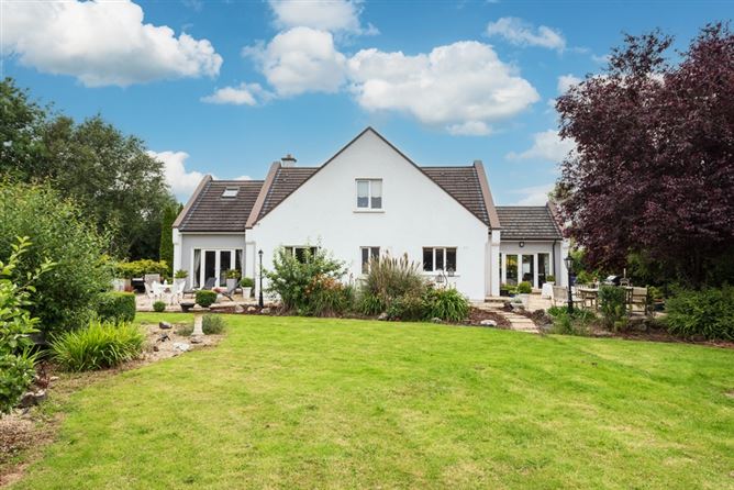 2 Calverstown Place, Calverstown, Kilcullen, Co. Kildare. 