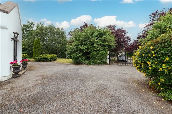 2 Calverstown Place, Calverstown, Kilcullen, Co. Kildare. 