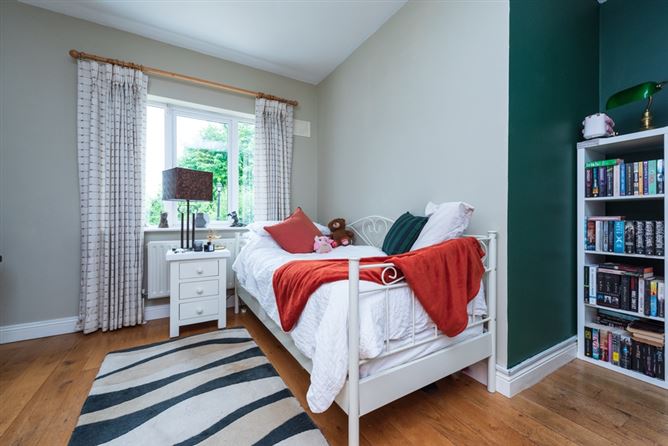 2 Calverstown Place, Calverstown, Kilcullen, Co. Kildare. 