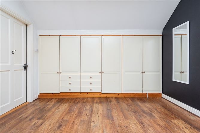 2 Calverstown Place, Calverstown, Kilcullen, Co. Kildare. 