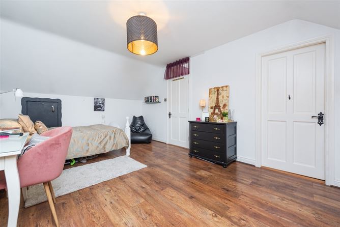 2 Calverstown Place, Calverstown, Kilcullen, Co. Kildare. 
