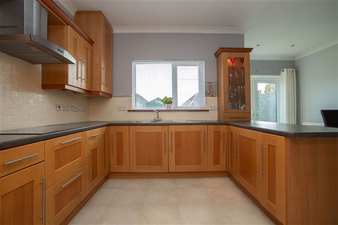 Marine Crescent, Blackrock Cove, Blackrock, Louth