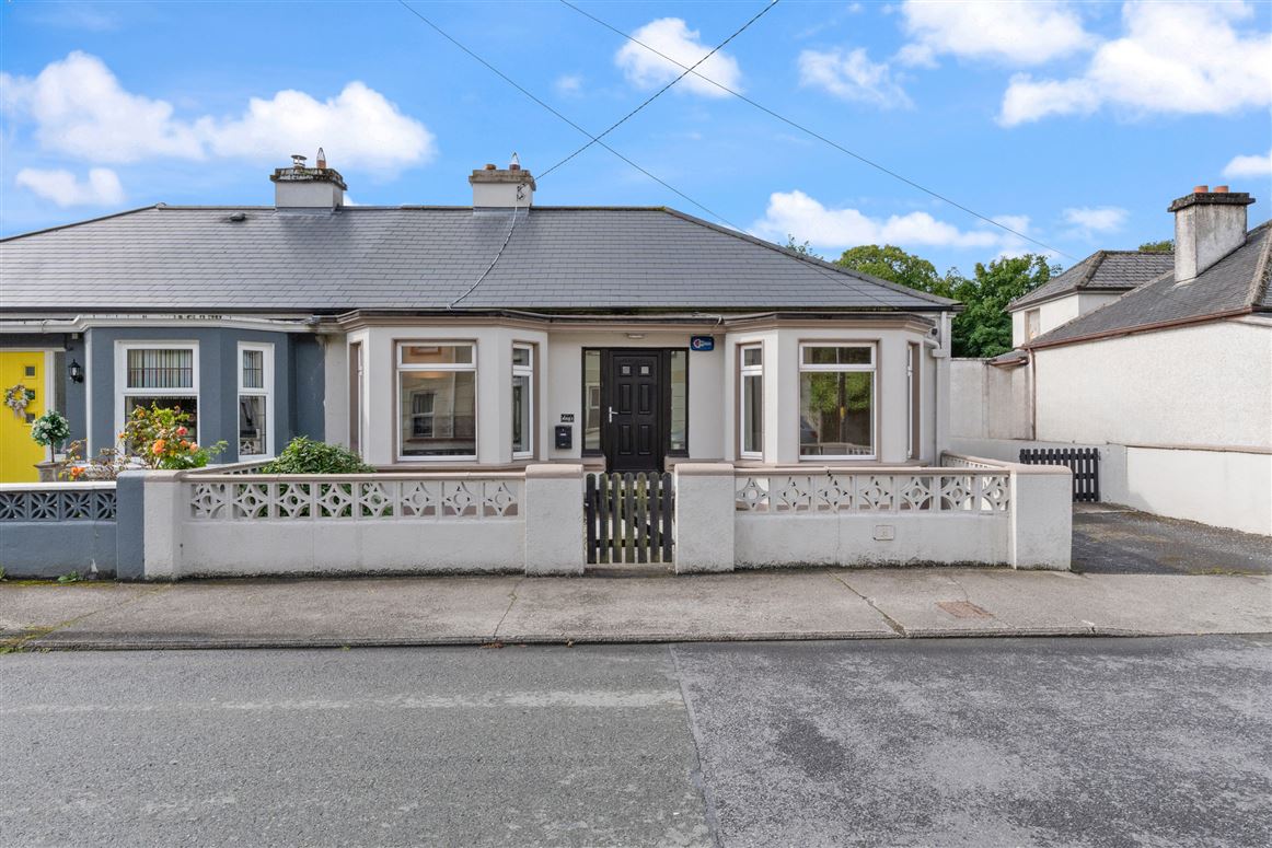 LucysHouse Arbuckle Row, Ballina, Mayo