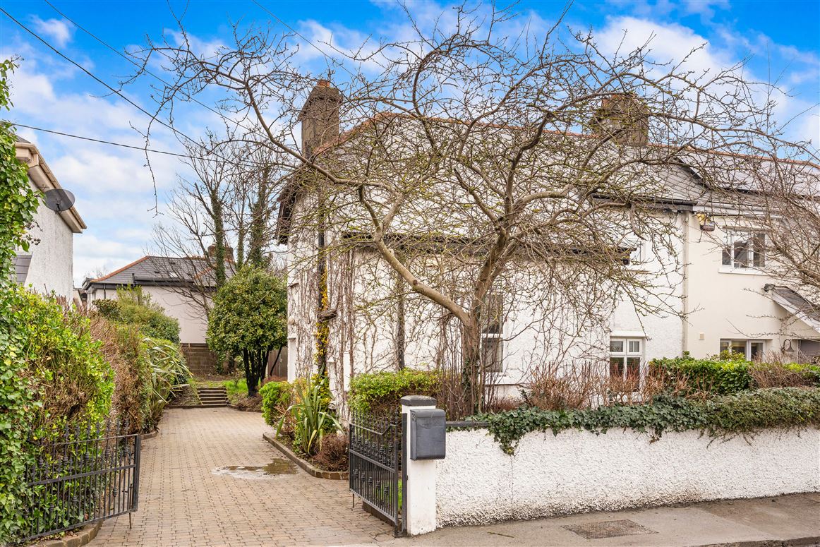 33 Seafort Gardens , Sandymount, Dublin 4